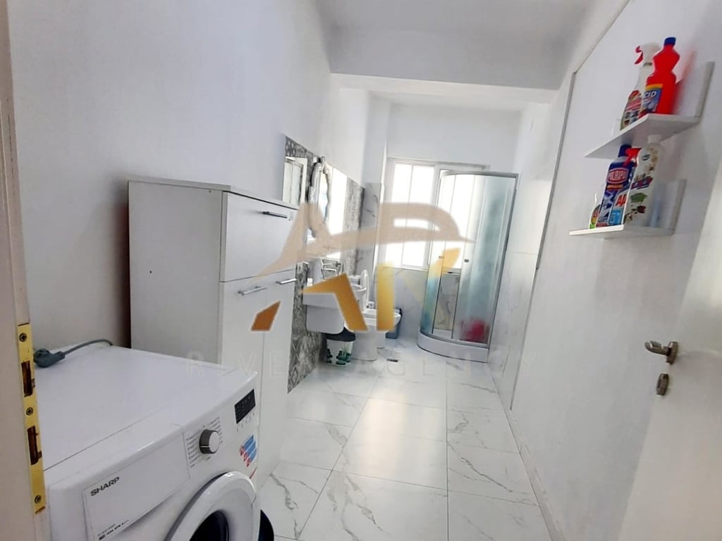 Jepet me qera Apartament 2+1 ne Bllok
