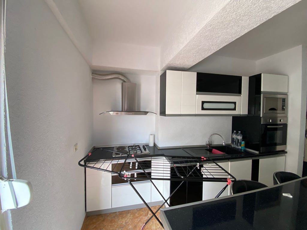 Shitet apartament 1+1 ne plazh, Durres!