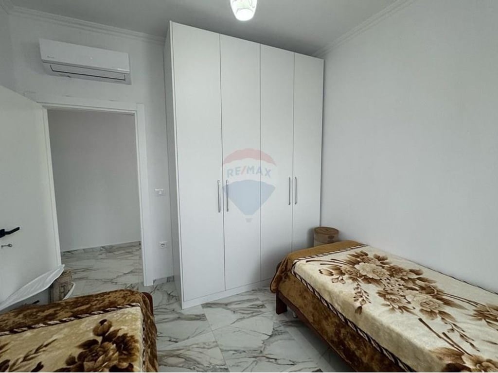 2+1 Apartment with Parking for Rent!