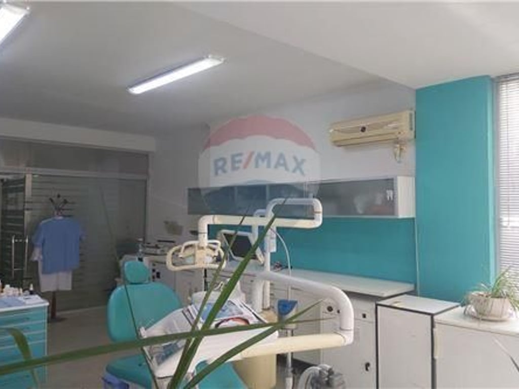 Si affittasi ambiente commerciale