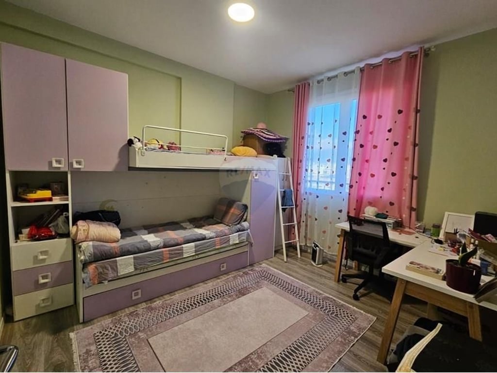 A 2+1+2 apartment with a parking space is available at IBN.