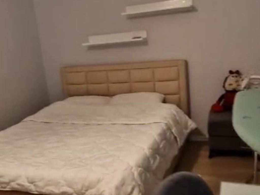 A 2+1+2 apartment is for rent in Don Bosko.