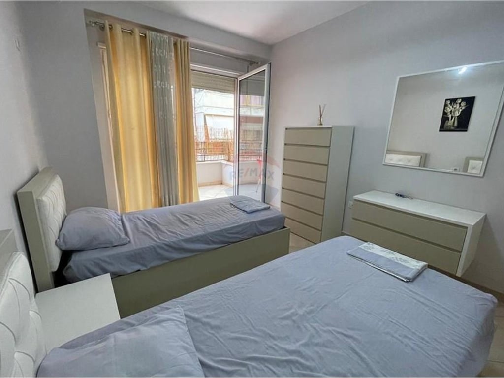 APARTAMENT 2+1+PARKIM ME QIRA TEK KODRA E DIELLIT