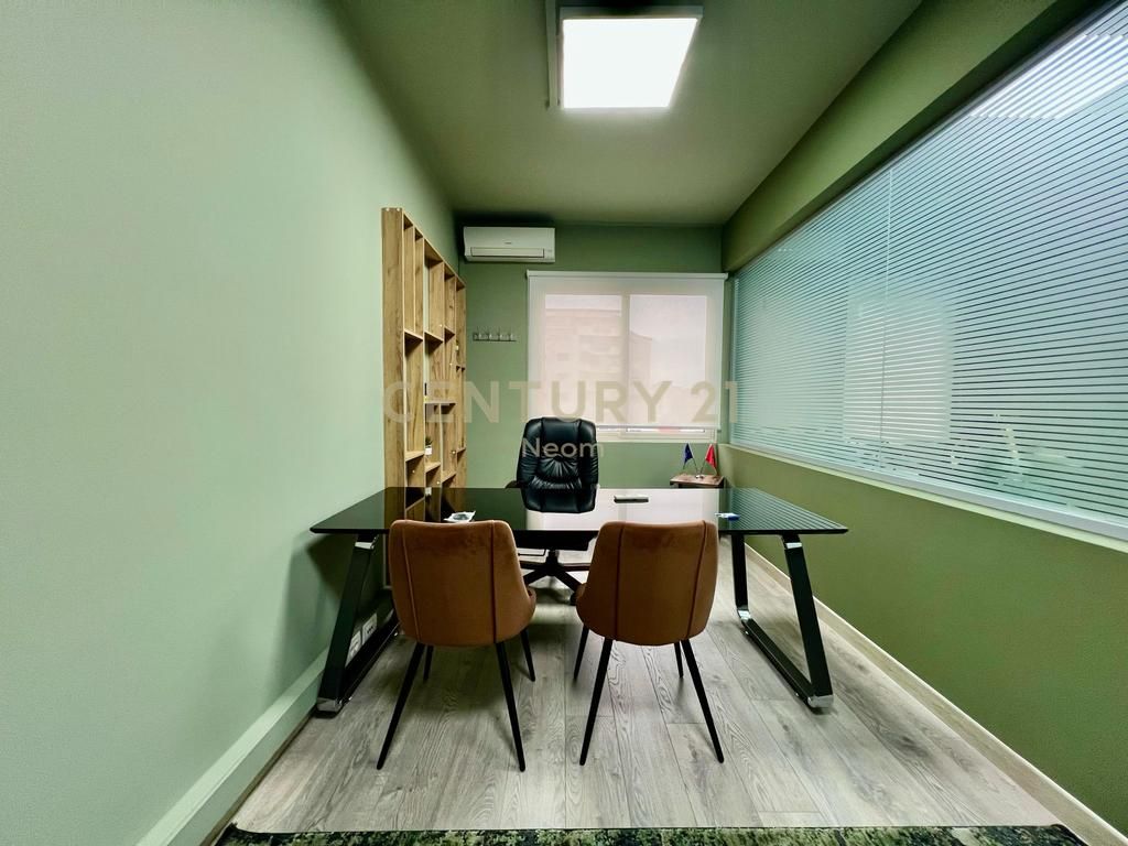 🏙️ Ambient Zyrash me Qira në Bllok – 300 m² Modernitet dhe Komoditet