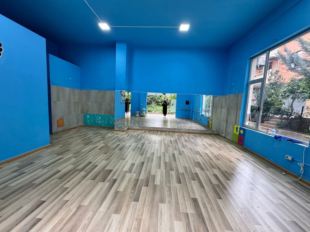 📍 Spazio Commerciale in Affitto – Comune di Parigi