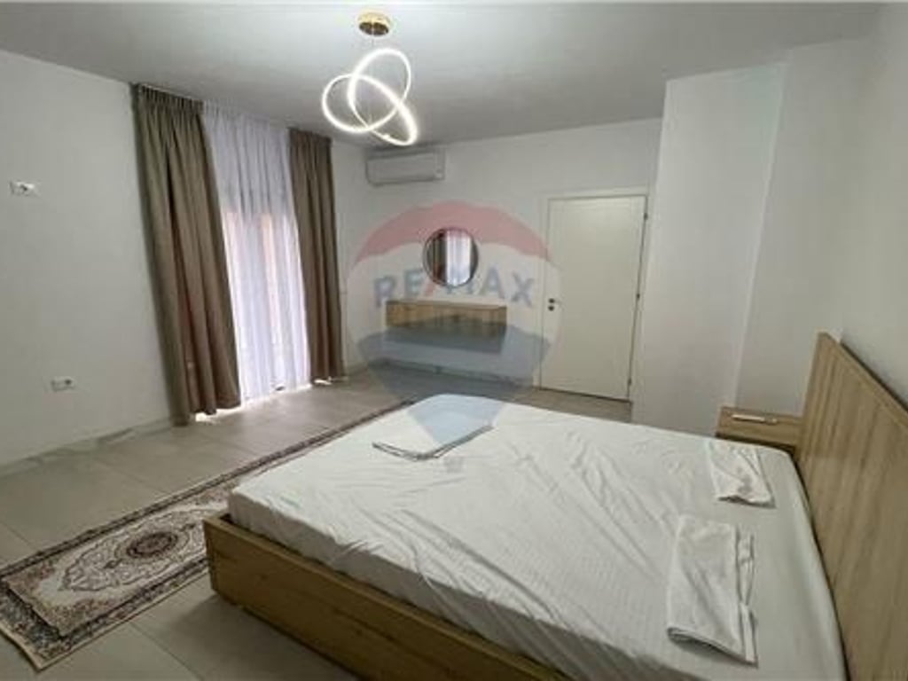 A 1+1 apartment is available on Barrigadave Street.