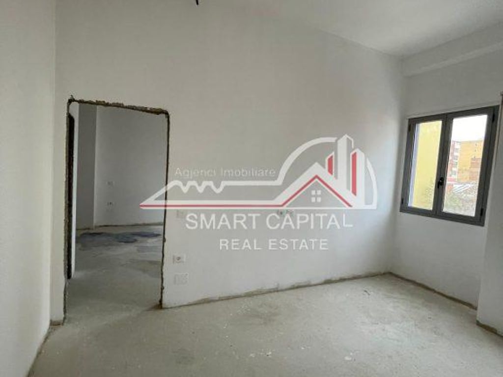 VENDESI APPARTAMENTO 2+1, VICINO AI POMPIERI DI VALONA!