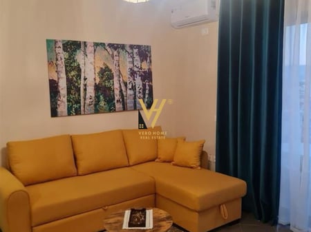 2+1 apartment for rent in Komuna e Parisit, 650 euros.