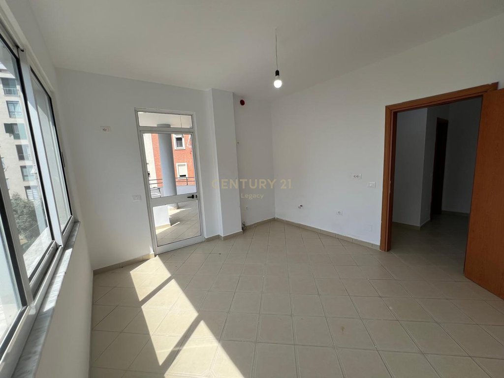 Vendesi appartamento 1+1 a Fresk Rr.Teleferikut 84.000 €