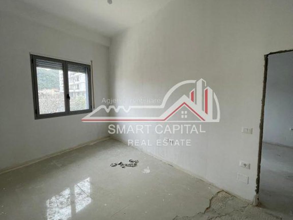 VENDESI APPARTAMENTO 1+1, VICINO AI POMPIERI DI VALONA!