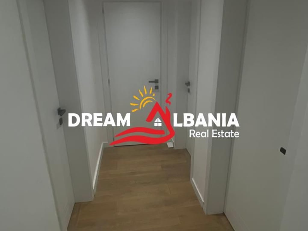 Ambjent per zyra me qera prane Shkolles se Baletit Tirane (ID 42611222).