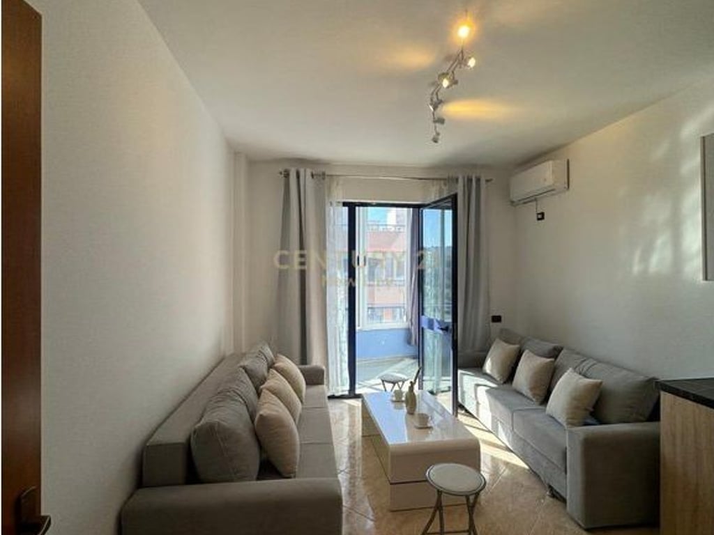 Shitet Gasoniere ne Golem.