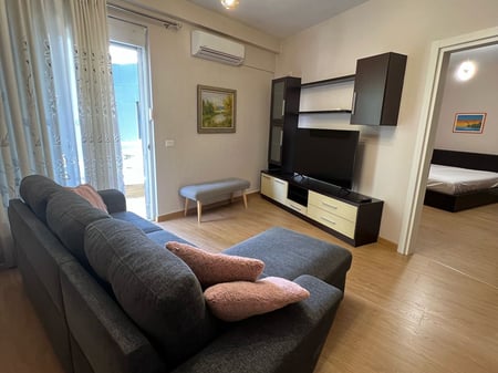Via Gjon Buzuku, a pochi minuti da Piazza Selvia, Duplex in affitto, 2+1+2, ben arredato.950 Euro
