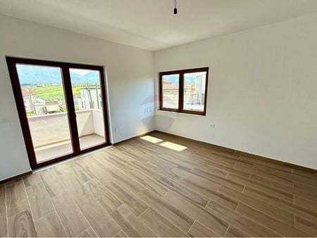 ESCLUSIVA VILLA MULTIFUNZIONALE IN AFFITTO A TEG