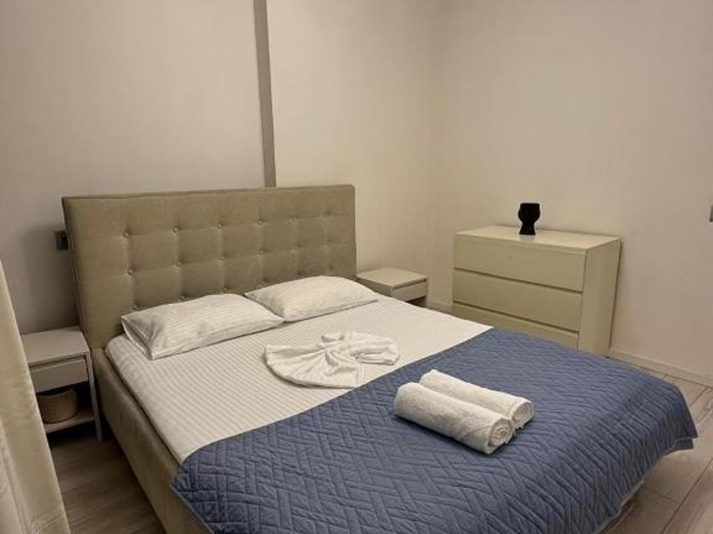 2+1 per qira te Stacioni i Trenit, afer Intermedica