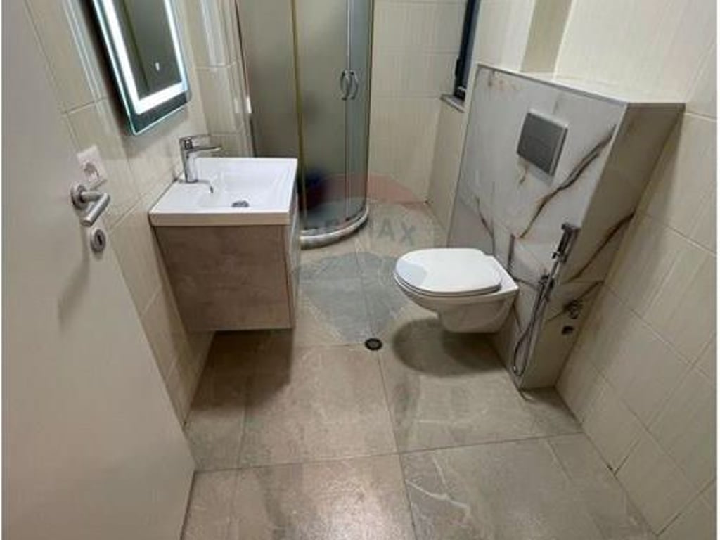 Vendesi appartamento 1+1 in Via Kavajë.