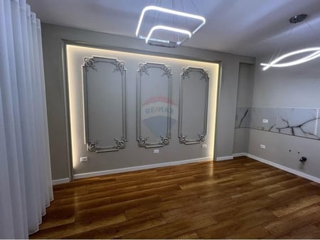 Vendesi appartamento 1+1 in Via Kavajë.