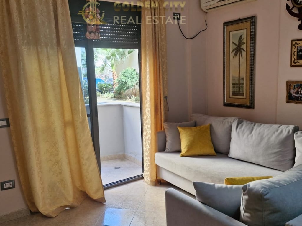 Shitet super apartament 1+1. Golem