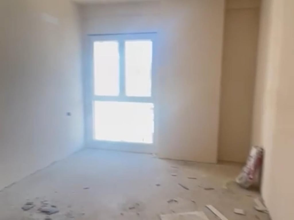 Vendesi appartamento 2+1+2 a Kamez.