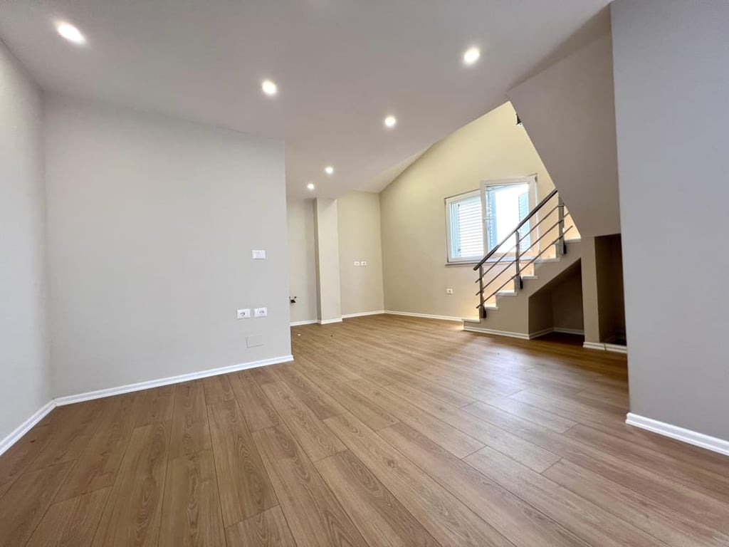 DUPLEX FOR SALE IN FRESK