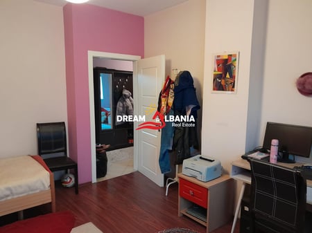 Appartamento 2+1 in affitto presso la Comune di Parigi, vicino al Cristallo a Tirana (ID 42214358)