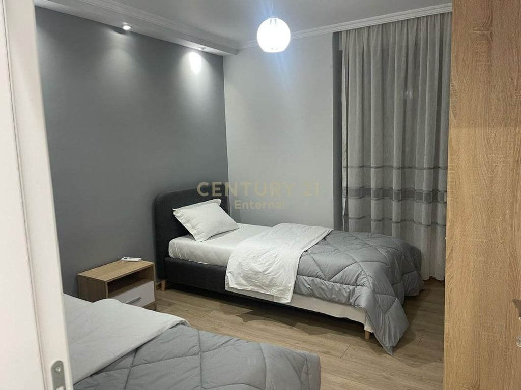 Appartamento 2+1+2 in affitto vicino al Nuovo Mercato.