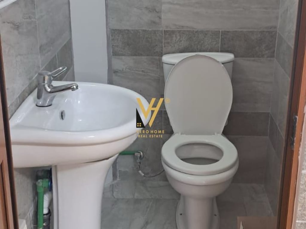 SHOP OF 26M2 FOR RENT AT THE FORMER AVIATION FIELD 300 EURO