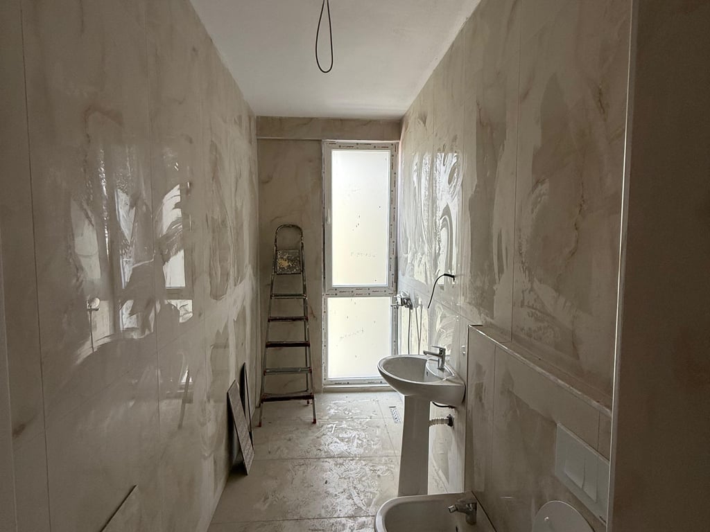 Apartament 3+1 tek Clover Residence per zyra tek Ish-Fusha e Aviacionit. 