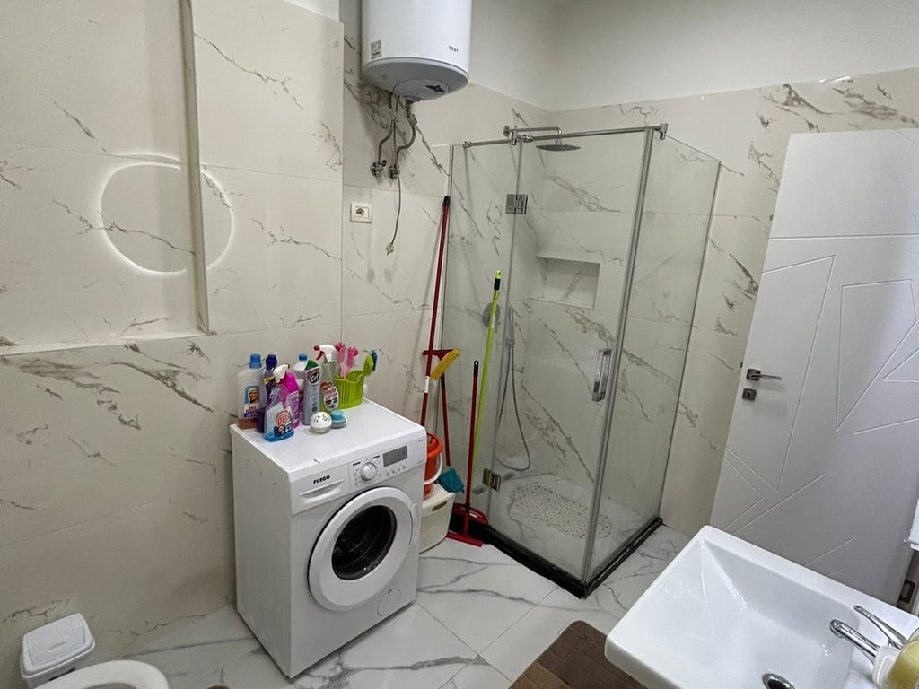 1+1 is enough, the road to the dry lake, 650 euros.