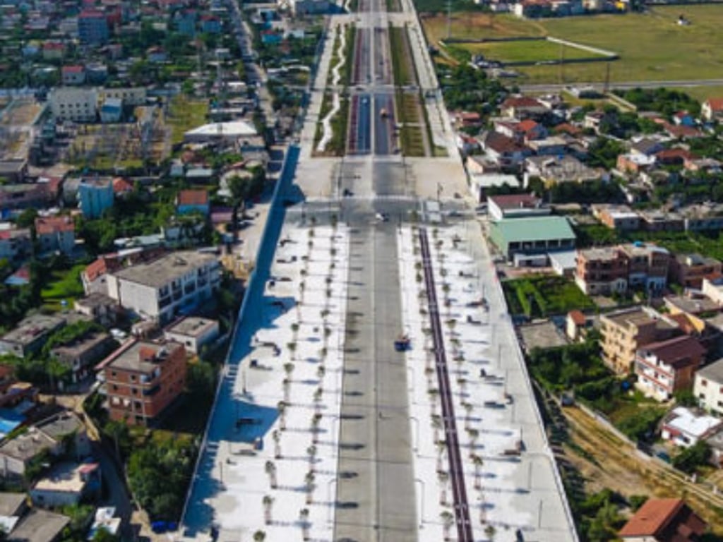 SHITET APARTAMENT 1+1 TEK BULEVARDI I RI