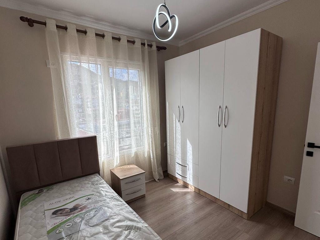 Jepet me qera apartament 2+1 ne Selite /500 Euro