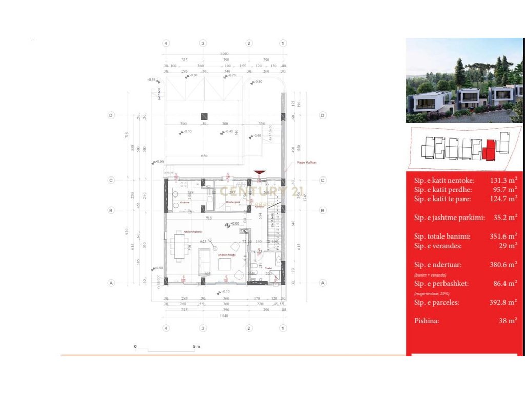 Vendita di una villa a 3 piani con piscina.