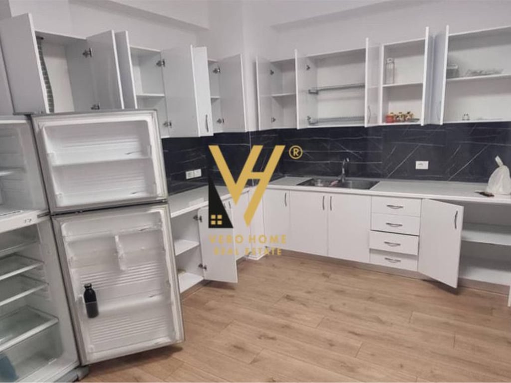 AFFITTASI UFFICIO 117M2 IN BLOCCO 1.500 EURO