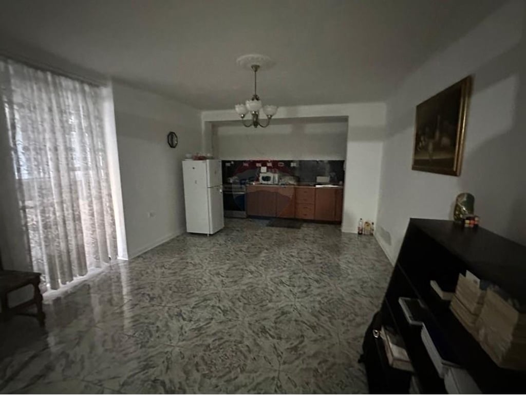 APARTAMENT PER SHITJE NE ZONEN E BLLOKUT