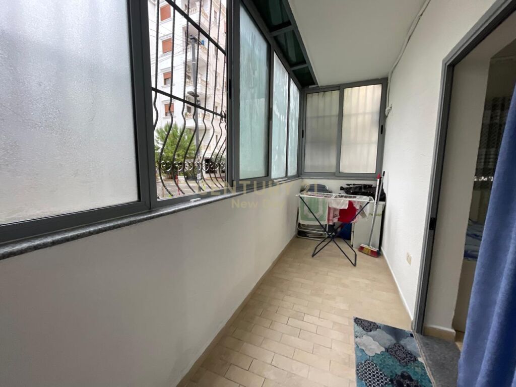 JEPET ME QIRA APARTAMENT 2+1 TEK SHKEMBI I KAVAJES!