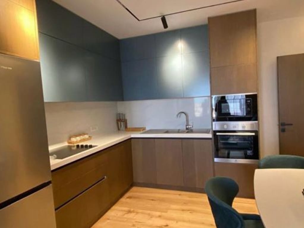 Jepet me qera apartament 2+1 ne Kamez