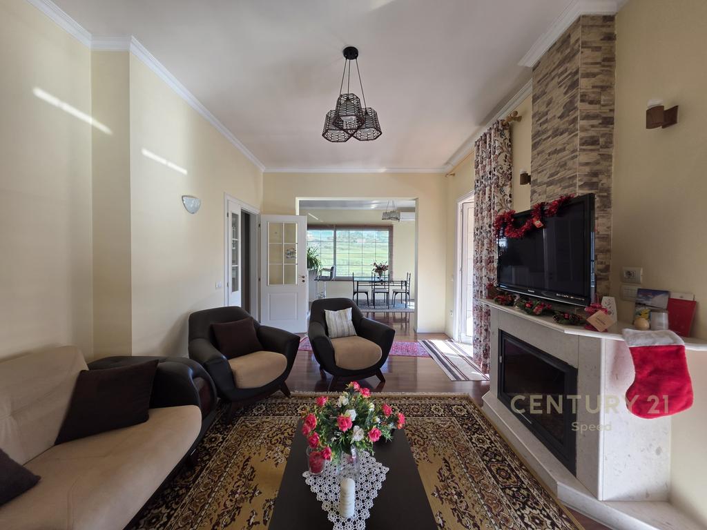 SHESIM VILE TRE KATESHE PRANE KODRES SE PRIFTIT !!