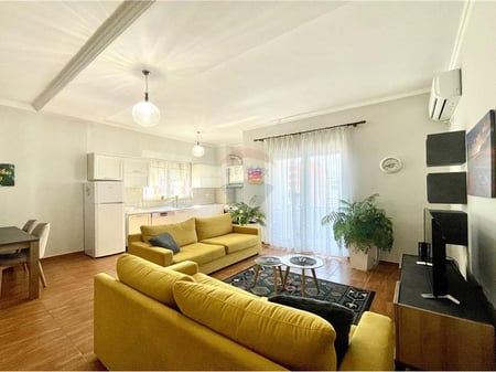 Apartament 2+1 per qira prane Kompleksit Delijorgji
