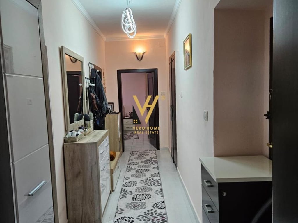 VENDESI APPARTAMENTO 2+1 IN VIA ELBASAN A 195.000 EURO