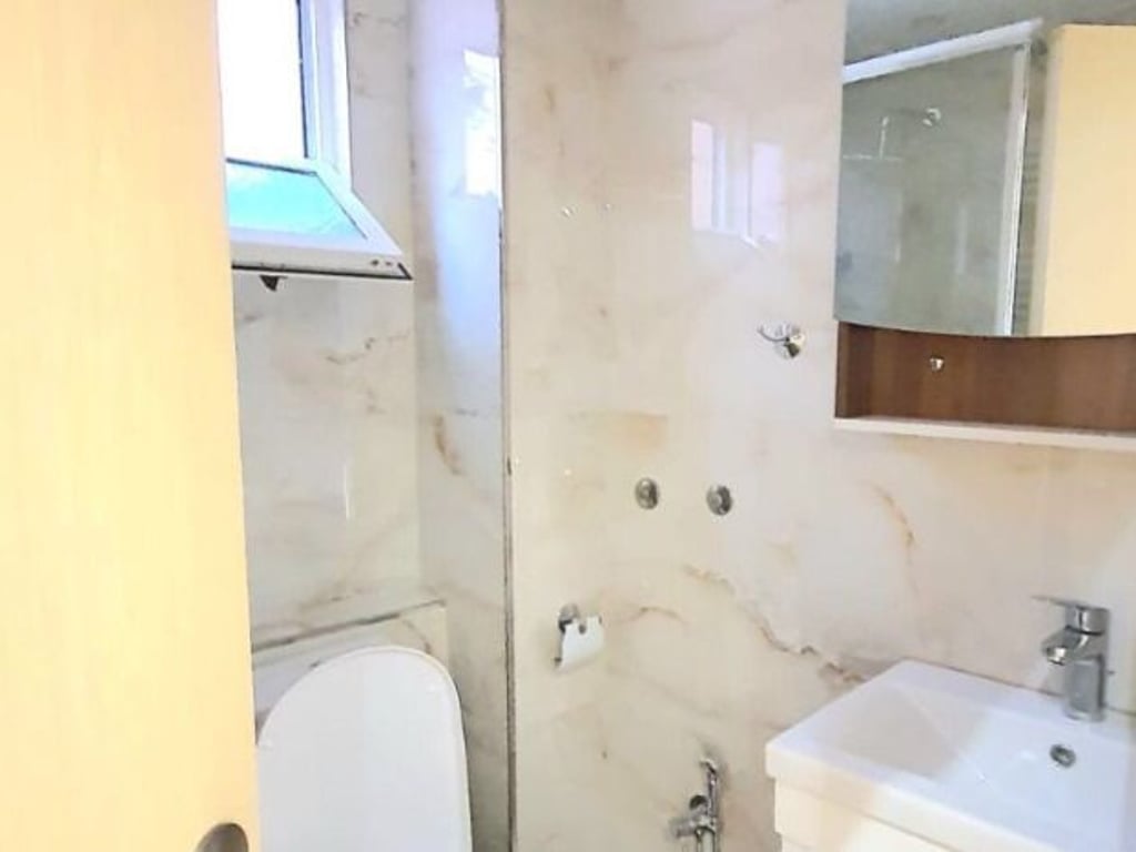 Apartment 2+1+2+veranda for rent, Myslym Shyr near Someg 650 thousand lek.