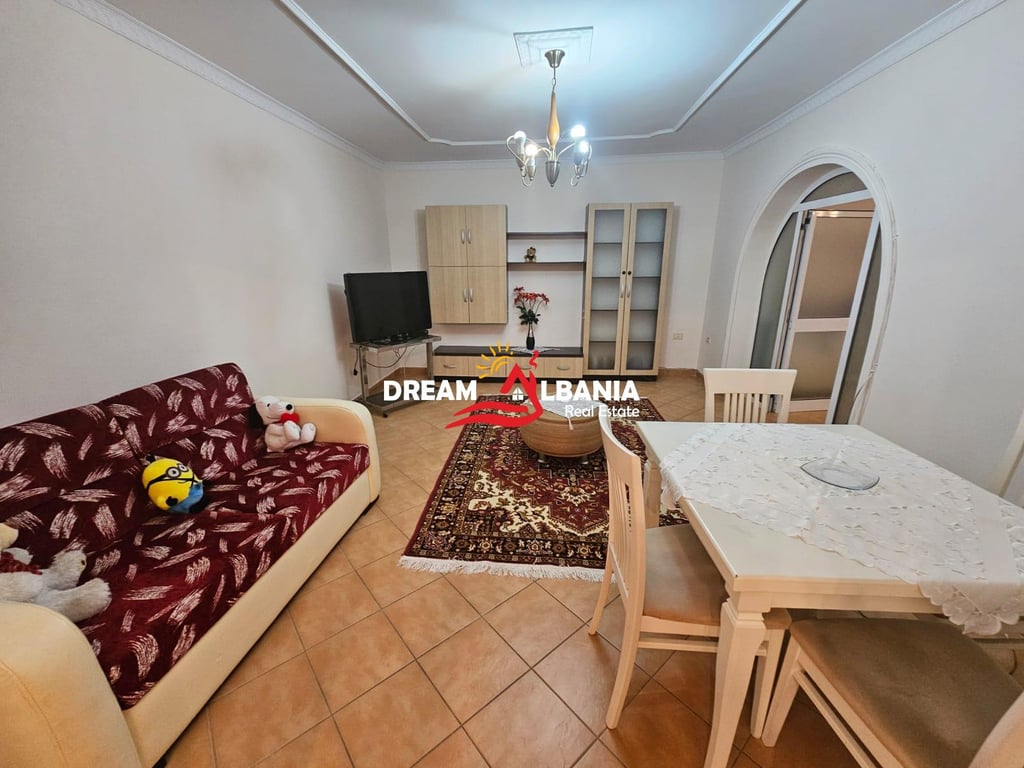 Jepet me qera apartament 2+1 tek rruga Gjik Kuqali prane stadiumit Dinamo , Tirane (ID 4229437)