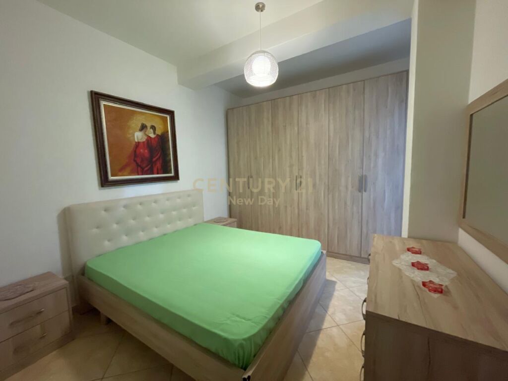 JEPET ME QIRA APARTAMENT 2+1 TEK SHKEMBI I KAVAJES!
