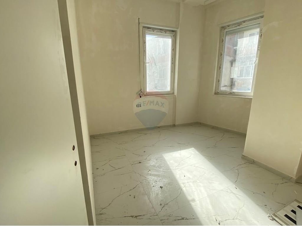APARTAMENT 2+1 PER SHITJE NE QENDER
