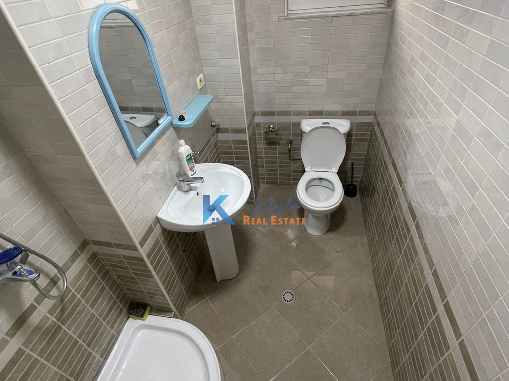 2+1 near the New Bazaar