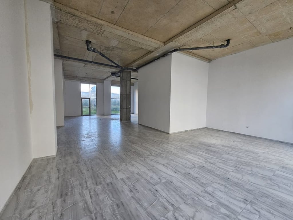 Ambiente Commerciale in Affitto!