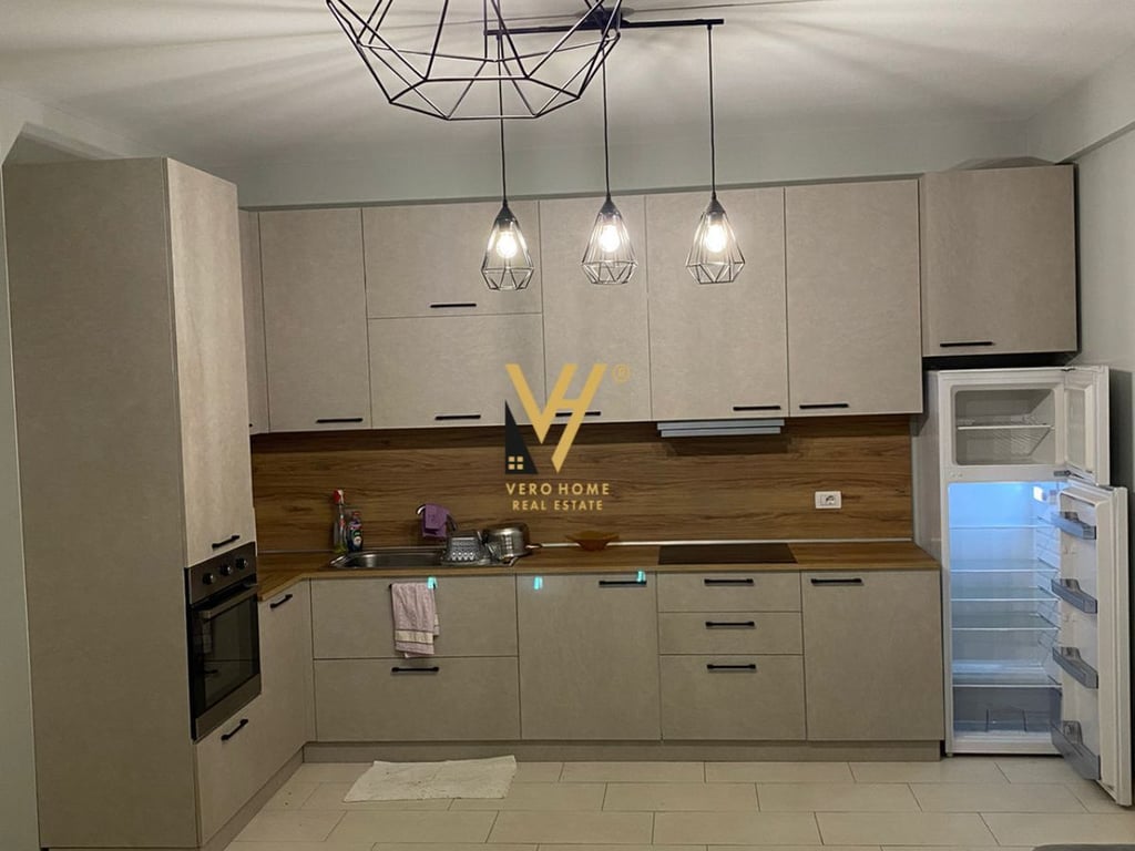 AFFITTASI APPARTAMENTO 2+1+2 IN 5 MAJI A 600 EURO