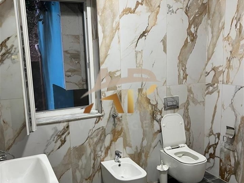 Jepet me qera shtepi private 2+1 Laprak