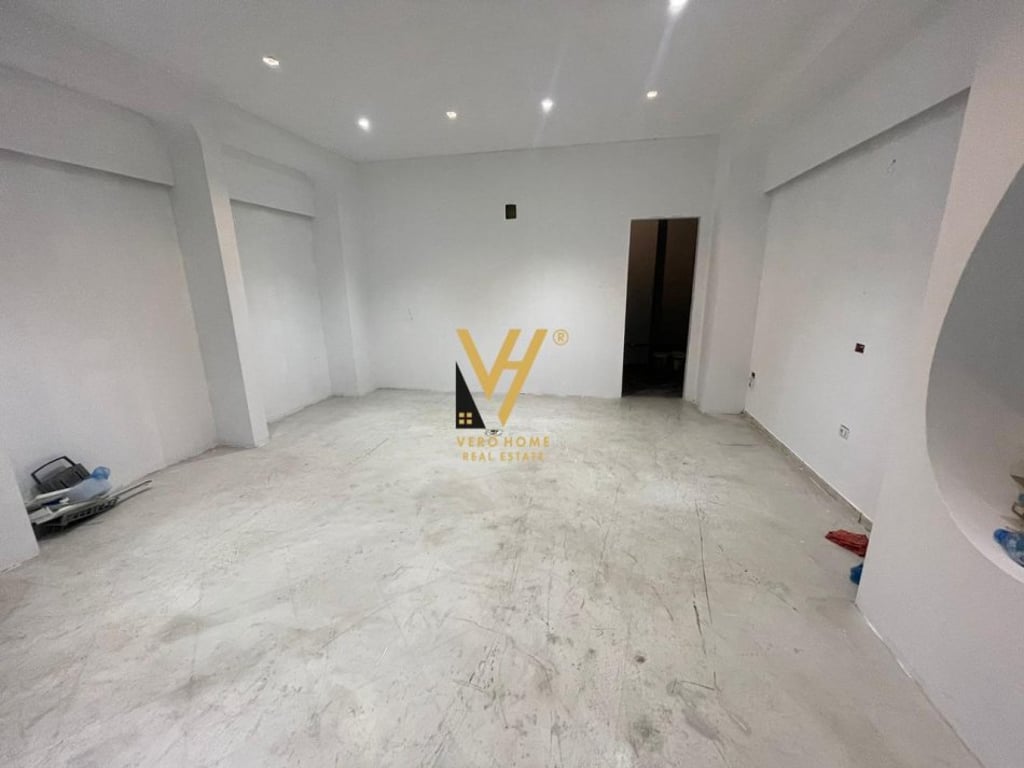 BUSINESS SPACE OF 60M2 FOR RENT IN ALI DEM 350 EURO