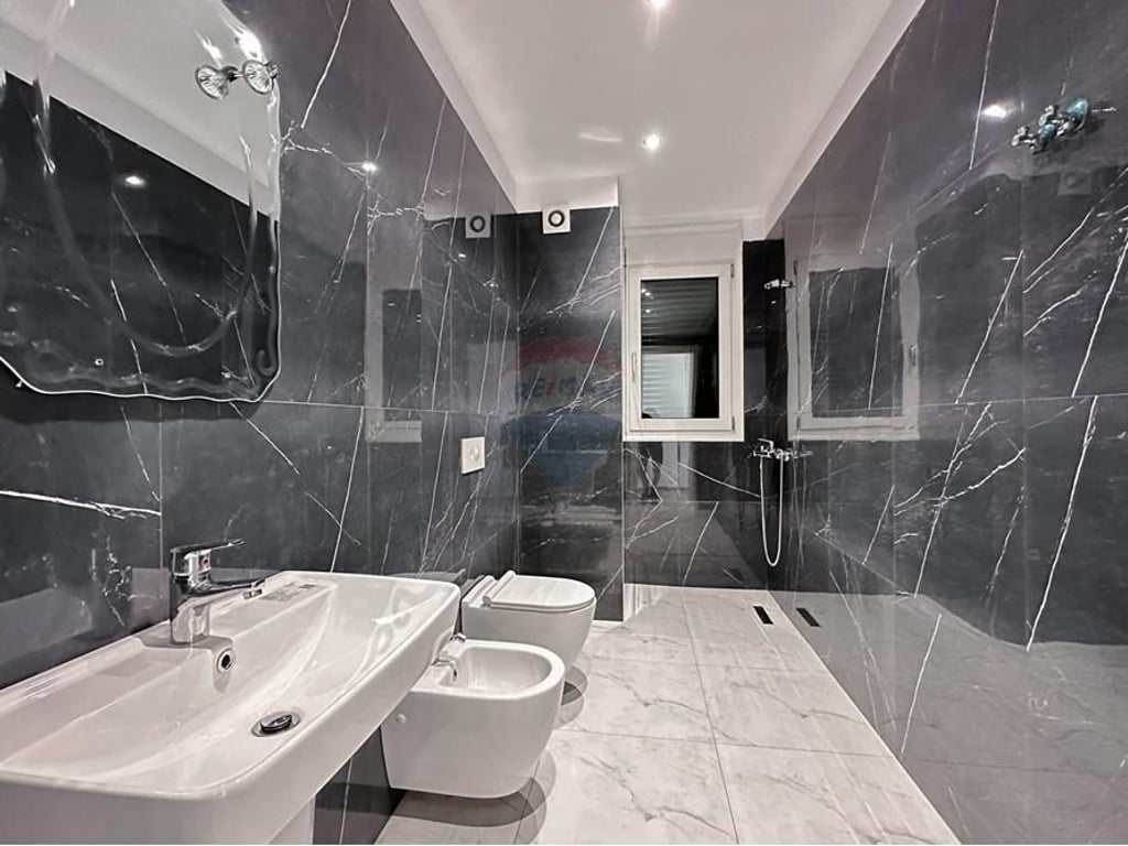 Apartament per shitje, 3+1, Rruga e Kosovareve