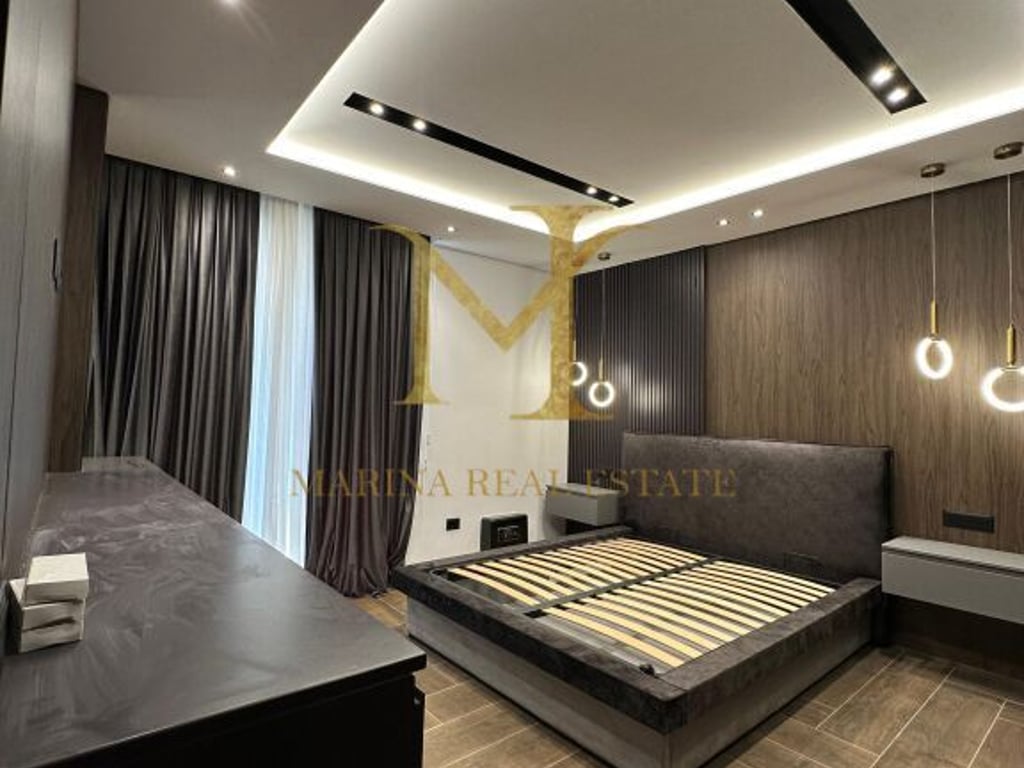 APARTMENT 2+1+2 FOR SALE IN THE CENTER OF DURRES!!